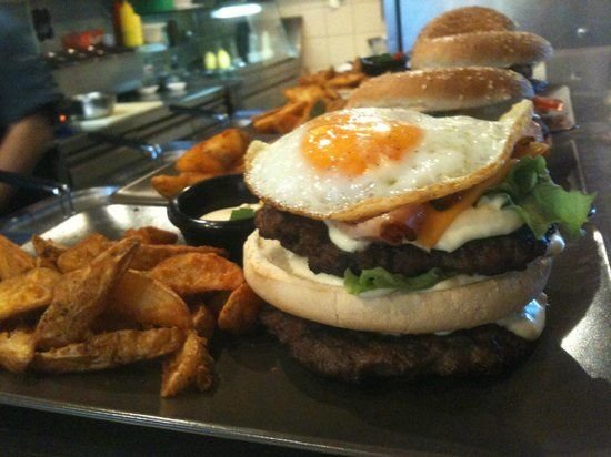 Yankees Grill & Burgers